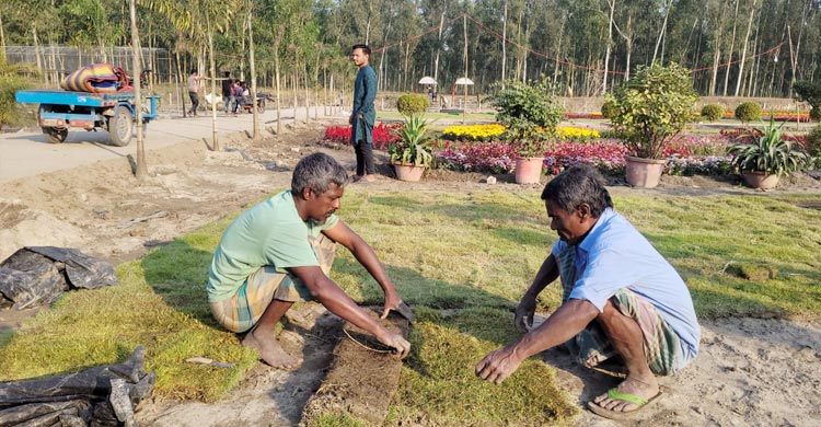 পঞ্চগড়বাসীর ঈদ আনন্দ বাড়িয়েছে মিরগড় ইকো পার্ক
